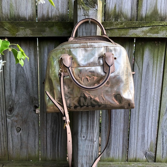 Metallic Gold Michael Kors Bucket Bag - Picture 4 of 8